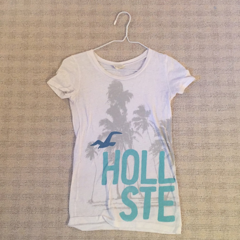 Hollister white girls Tshirt